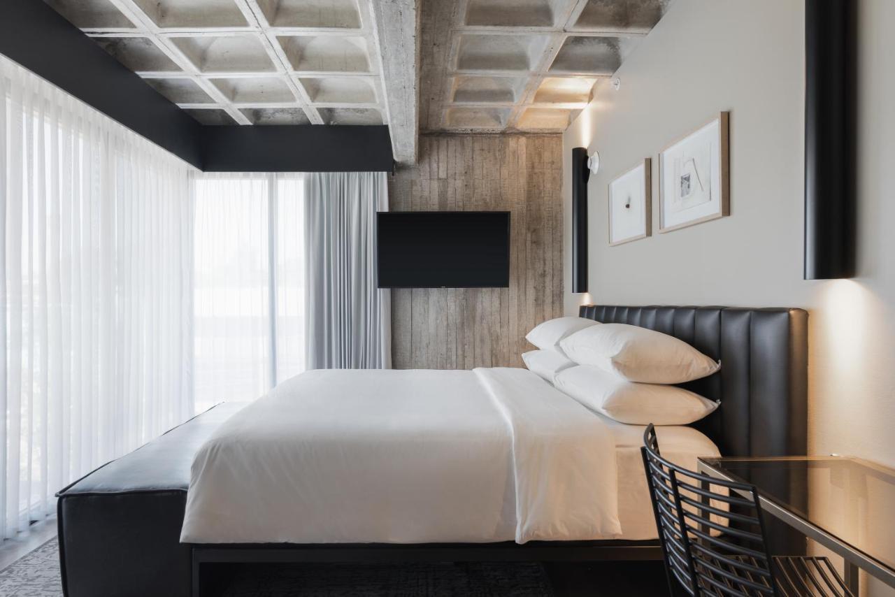 Bellwort Hotel Гуадалахара Екстериор снимка