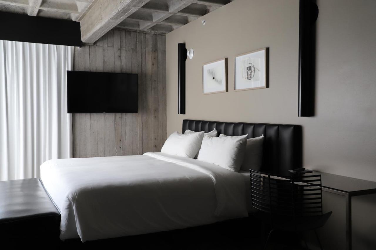 Bellwort Hotel Гуадалахара Екстериор снимка