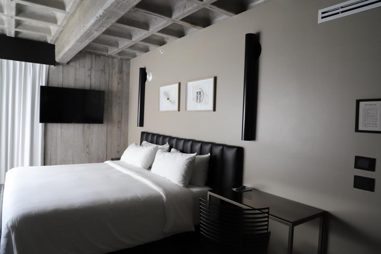 Bellwort Hotel Гуадалахара Екстериор снимка