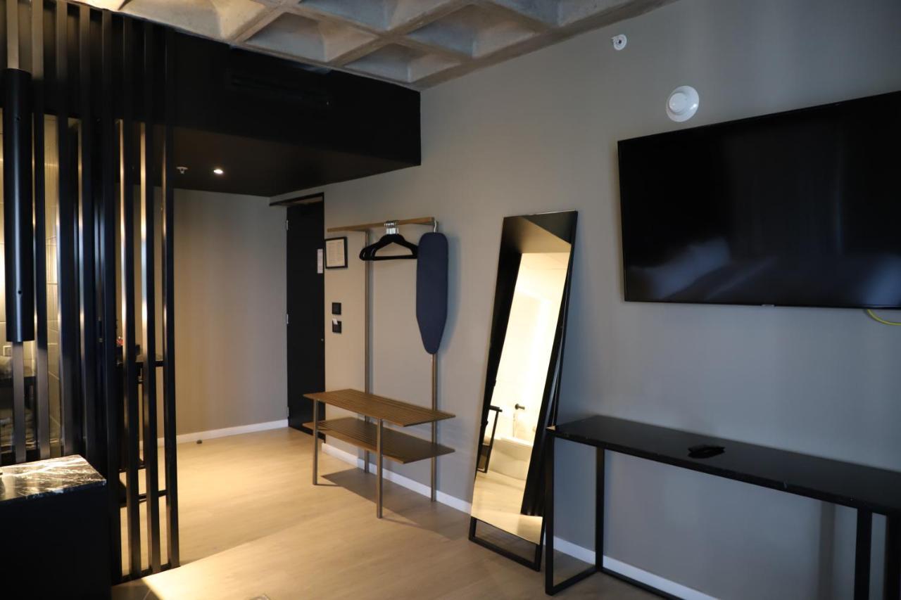 Bellwort Hotel Гуадалахара Екстериор снимка