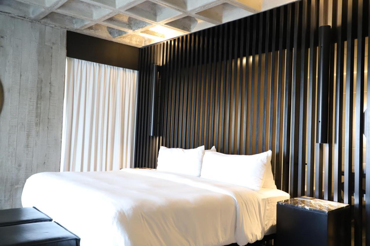 Bellwort Hotel Гуадалахара Екстериор снимка